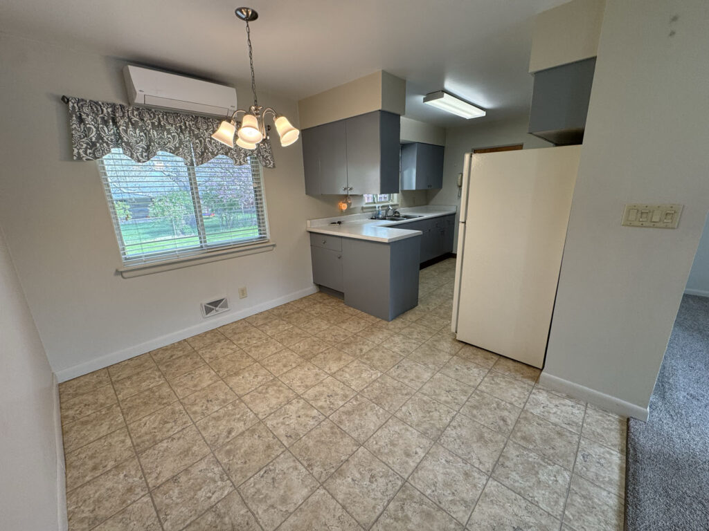 909 big horn Dining Room 1