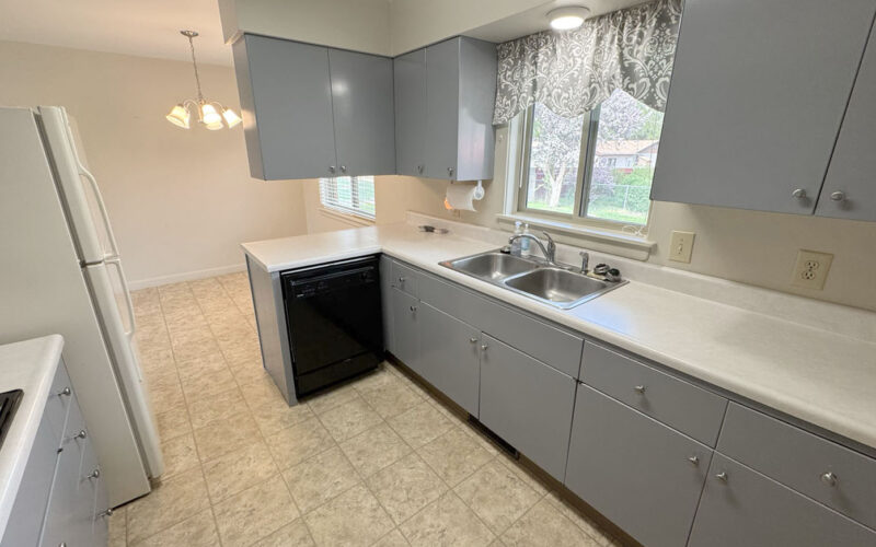 909 big horn Kitchen 1